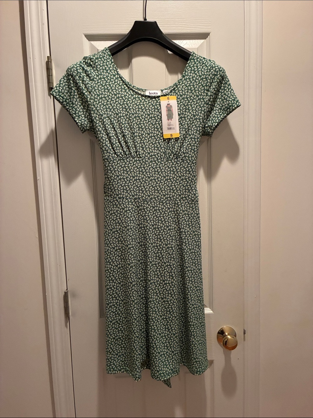 Leota Green Floral Tie-Waist Women’s Dress New with Tag